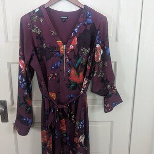 Women's Express roll tab sleeve, floral dress